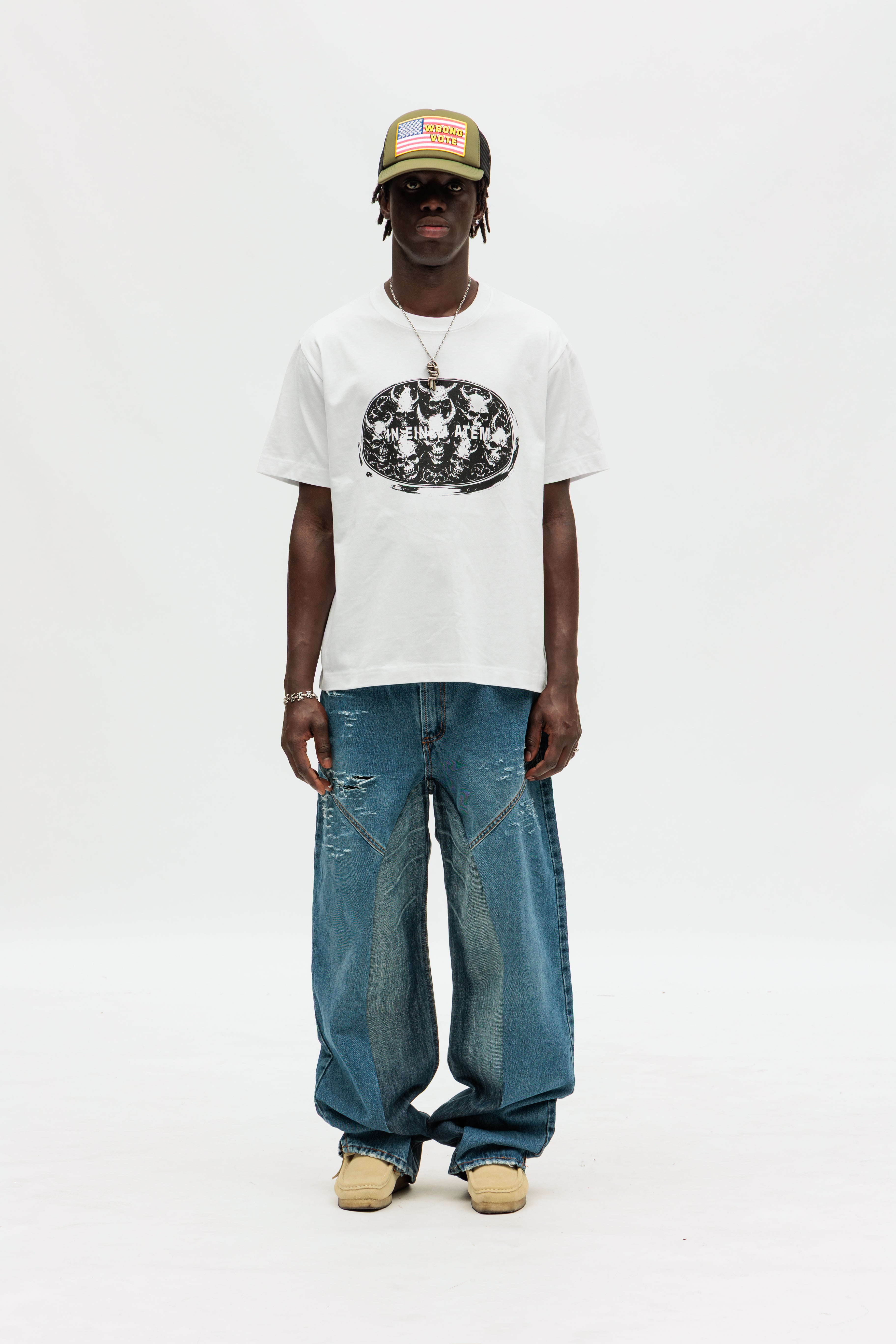 BUCKLE TEE