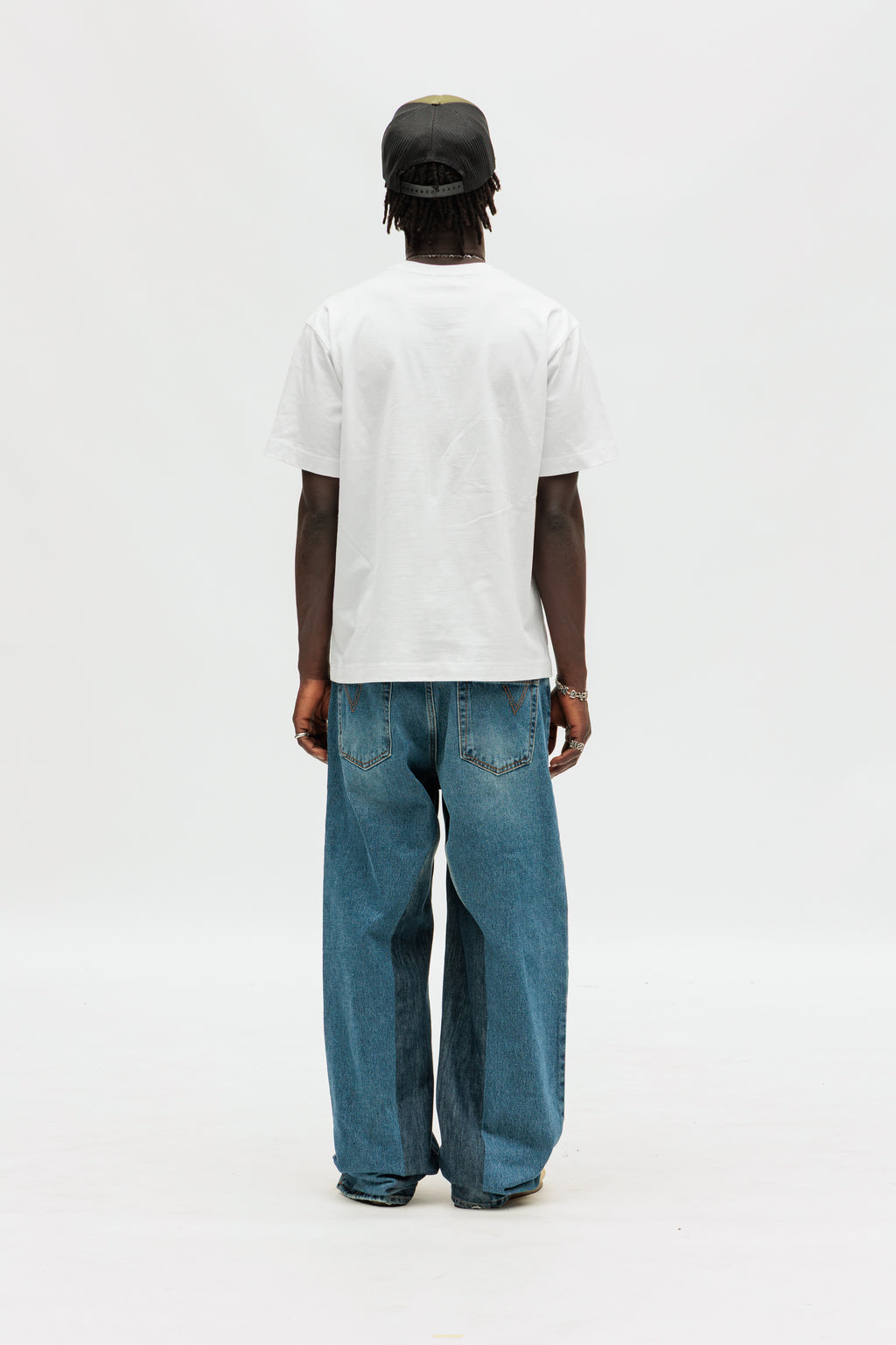 BUCKLE TEE